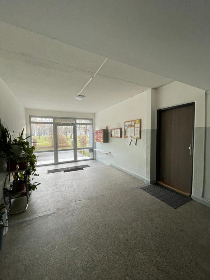 Cozy Self Check-In Apartment In Vibrant Ruzinov Area, Komarnicka 42, Bratislava Exterior photo